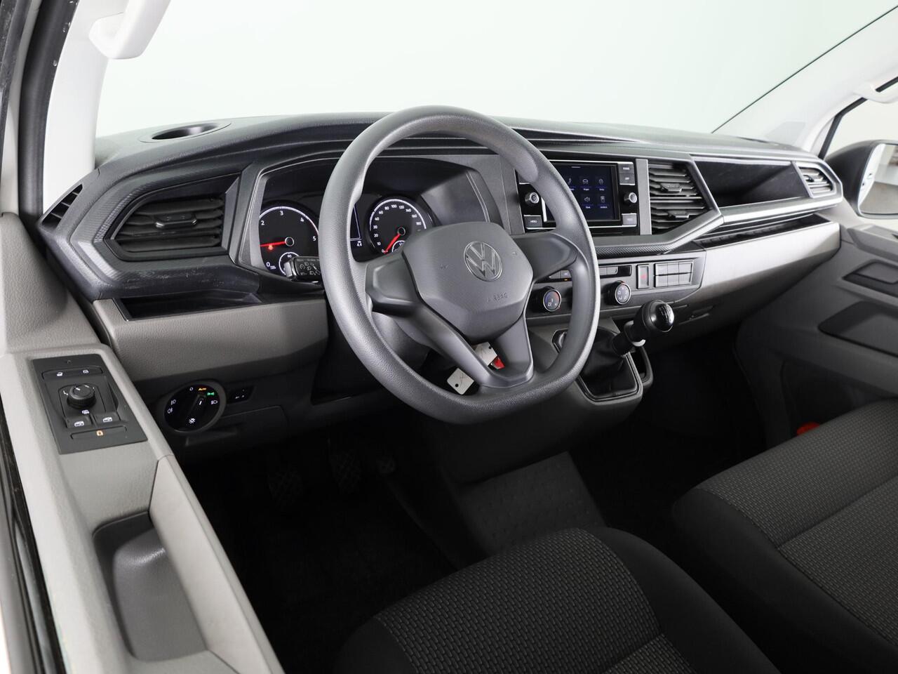 Volkswagen TRANSPORTER 2.0 TDI L2H1 28 Comfortline 110 pk | Verlengde garantie | Navigatie via App | Parkeersensoren achter | Cruise control |