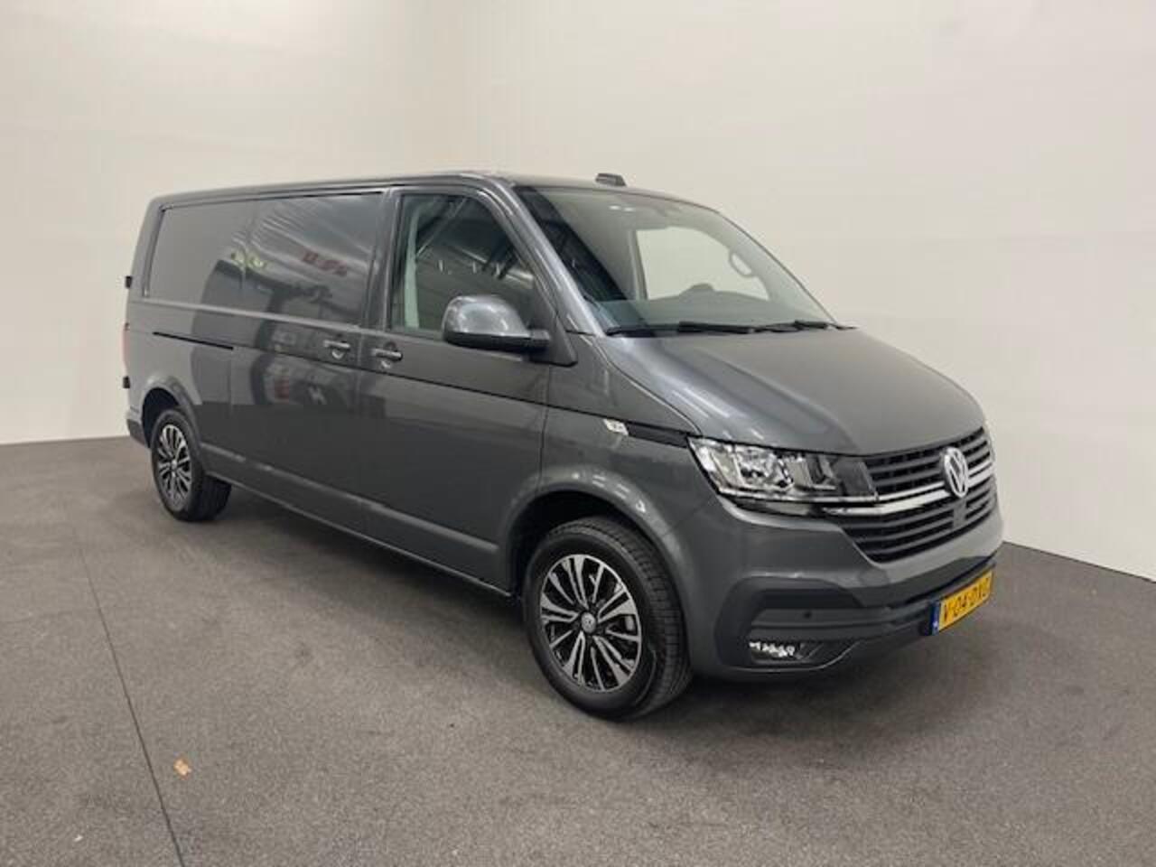 Volkswagen TRANSPORTER 2.0 TDI L2H1 28 Highline Automaat Airco Cruise Control Navi PDC V&A Trekhaak
