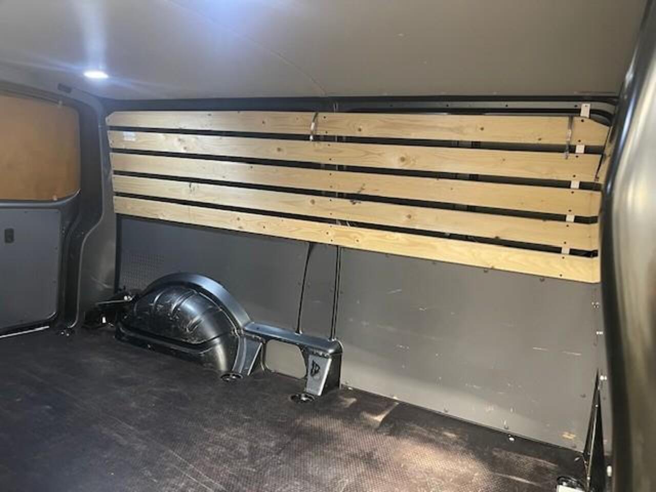 Volkswagen TRANSPORTER 2.0 TDI L2H1 28 Highline Automaat Airco Cruise Control Navi PDC V&A Trekhaak