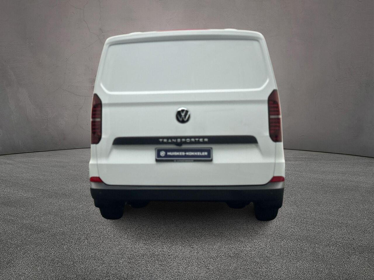 Volkswagen TRANSPORTER 2.0 TDI 150pk Automaat L1H1 28 | BPM-vrij | Bijrijdersbank | Cruise Control | Achteruitrijcamera | Navi (dmv AppleCarplay / AndroidAuto)