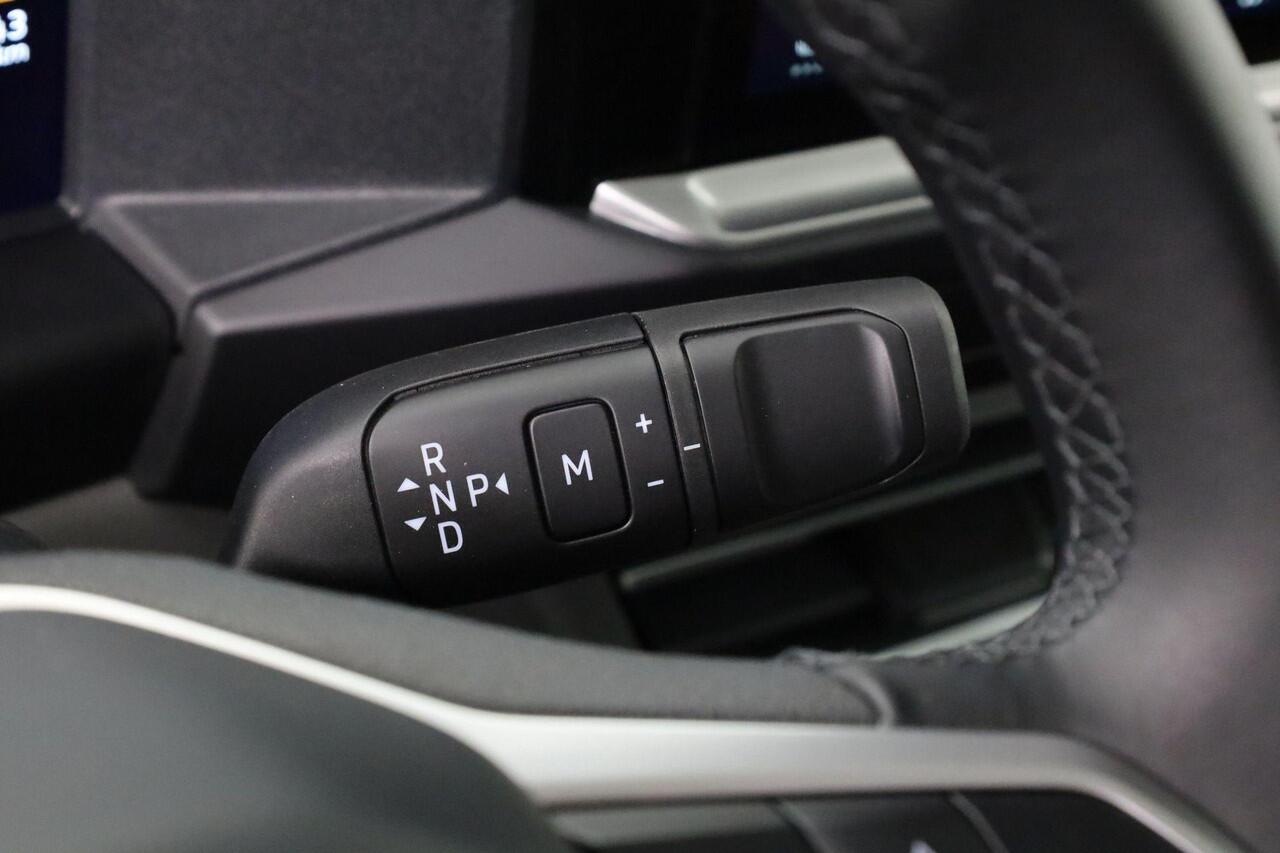 Volkswagen TRANSPORTER Bulli 2.0 TDI 170 pk Automaat L2 | Black Edition | Leder | Betimmering | Trekhaak | Camera | Stoelverwarming | Navigatie | Apple carplay/Android auto