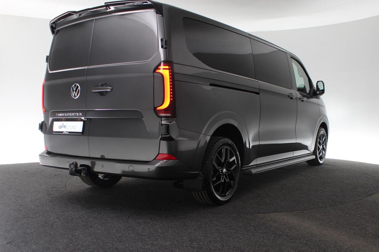 Volkswagen TRANSPORTER Bulli 2.0 TDI 170 pk Automaat L2 | Black Edition | Leder | Betimmering | Trekhaak | Camera | Stoelverwarming | Navigatie | Apple carplay/Android auto