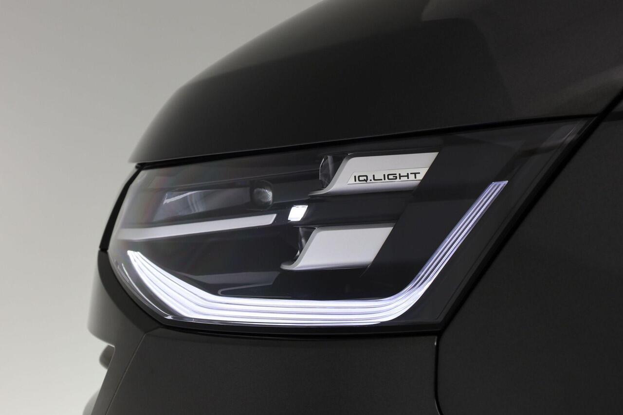 Volkswagen TRANSPORTER Bulli 2.0 TDI 170 pk Automaat L2 | Black Edition | Leder | Betimmering | Trekhaak | Camera | Stoelverwarming | Navigatie | Apple carplay/Android auto