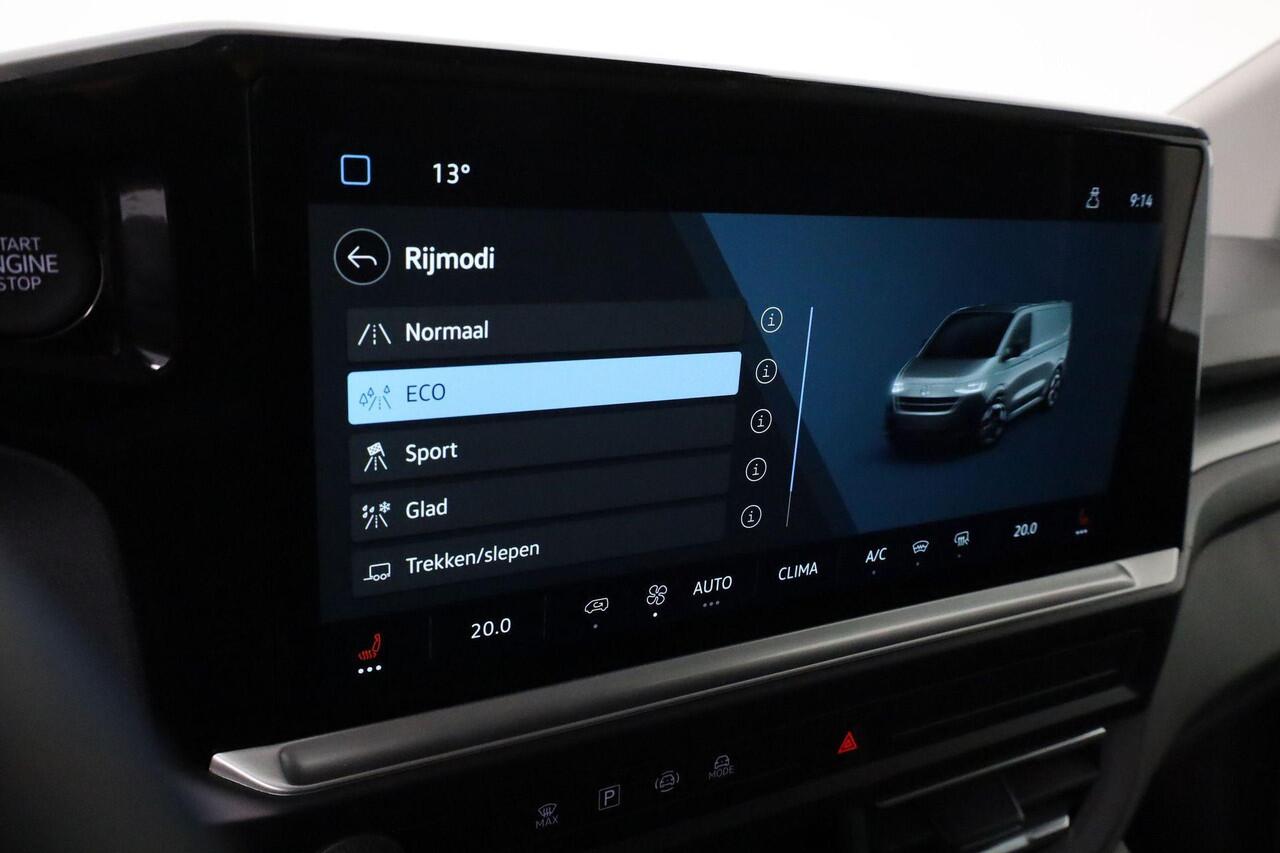 Volkswagen TRANSPORTER Bulli 2.0 TDI 170 pk Automaat L2 | Black Edition | Leder | Betimmering | Trekhaak | Camera | Stoelverwarming | Navigatie | Apple carplay/Android auto