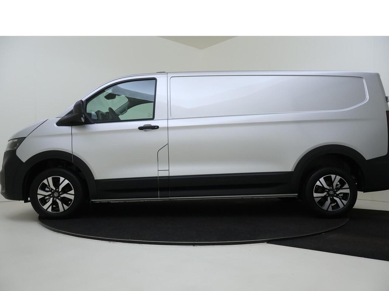 Volkswagen TRANSPORTER Bedrijfswagens PanAmericana L2 2.0 TDI 30 150 pk 110 kW pk 8 au | BPM vrij | Lichtmetalen velgen 17" (6,5 J 17) "Monte Carlo" (zwart gepolijst) | Achteruitrijcamera | Parkeersensoren voor en achter (Park Distance Control) |