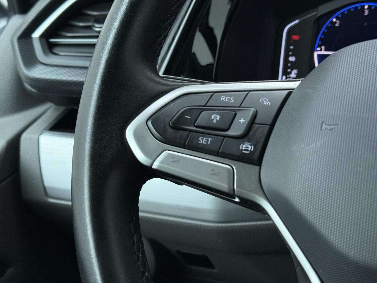 Volkswagen TRANSPORTER 2.0 TDI L2H1 30 Bulli | 150 PK | Automaat | Achteruitrijcamera | Voorstoelen verwarmd | Achterdeuren met ruit | Adaptive cruise control |