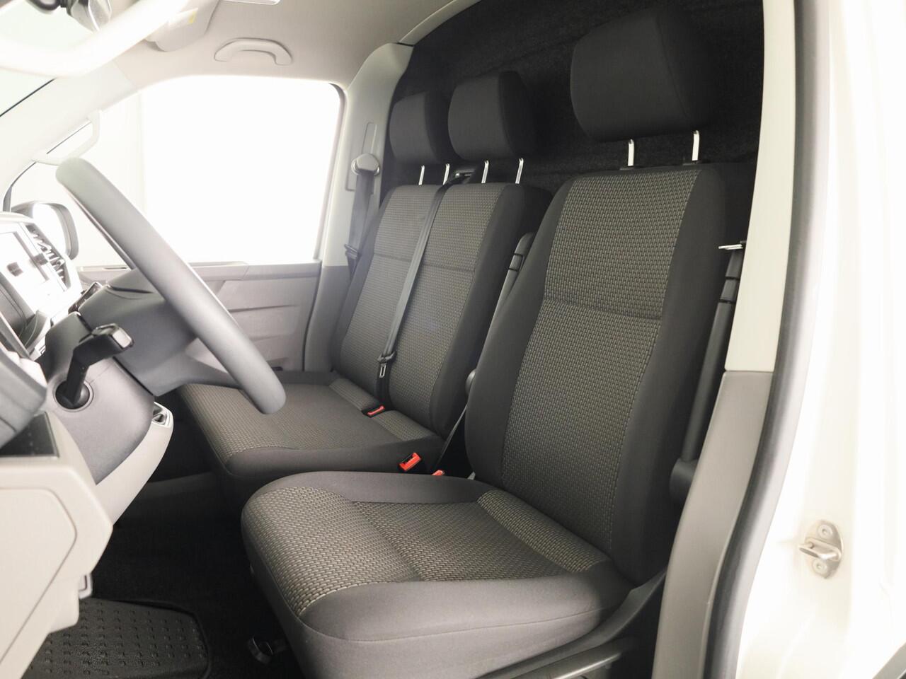 Volkswagen TRANSPORTER 2.0 TDI L2H1 28 Comfortline 110 pk | Verlengde garantie | Navigatie via App | Parkeersensoren achter | Cruise control |