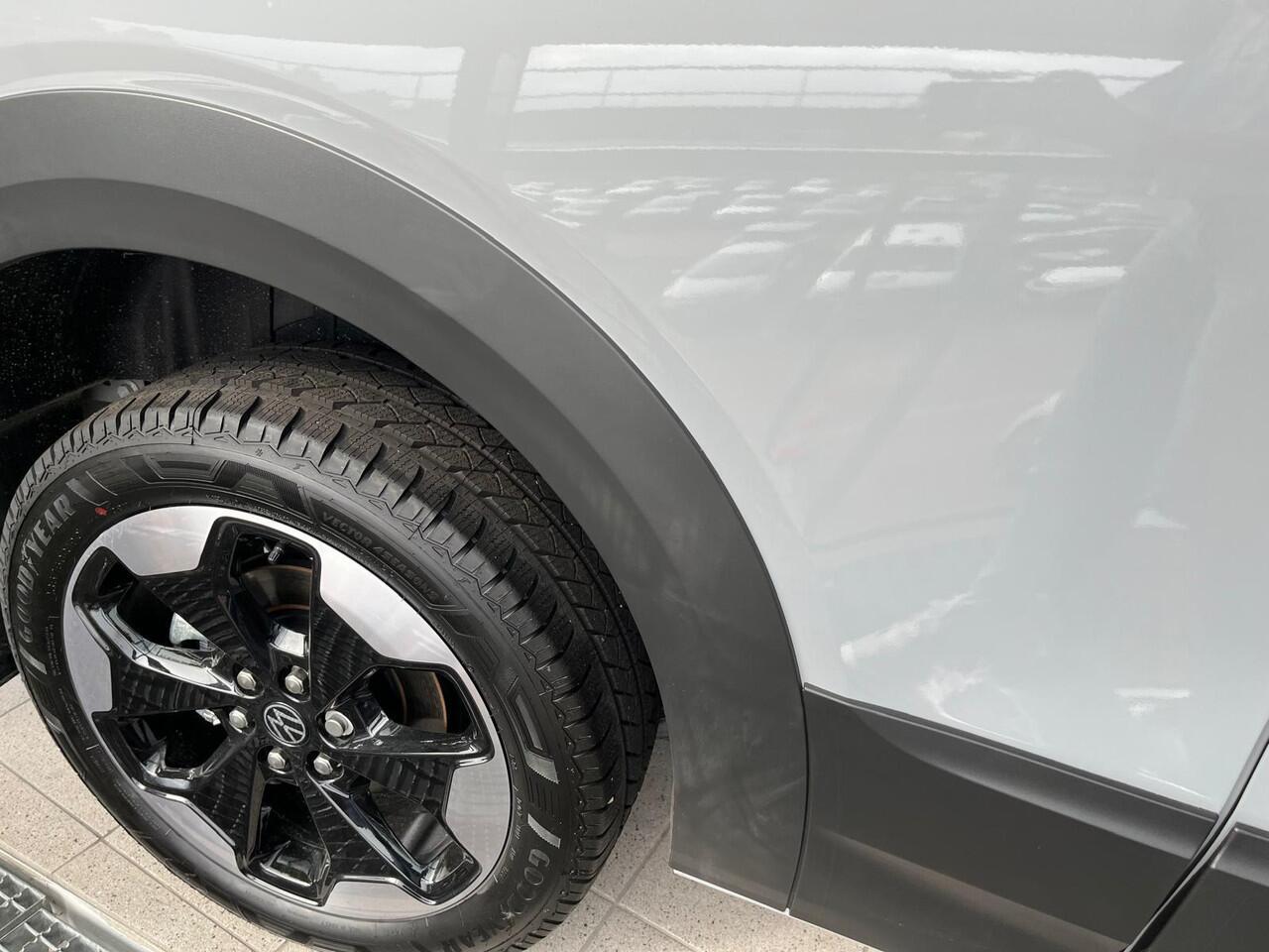 Volkswagen TRANSPORTER Bedrijfswagens PanAmericana L2 2.0 TDI EU6 170 pk 8 versn. auto | 3 neerklapbare dakrails | Achterdeuren zonder ruit | Diefstalalarmsysteem met interieurbeveiliging, noodsirene en wegsleepbeveiliging | Voorruit van gelaagd glas, warmtewerend, isolerend en