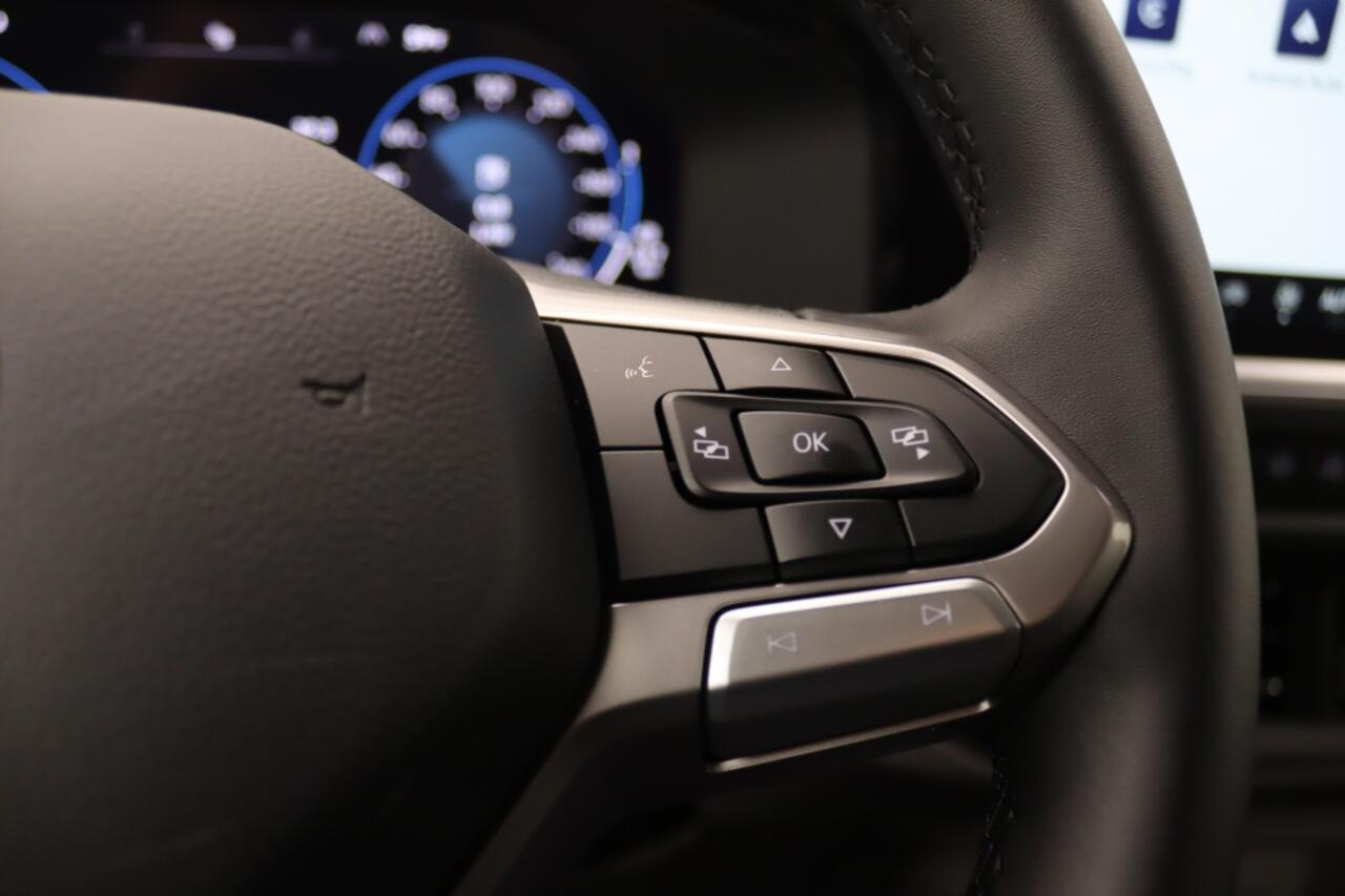 Volkswagen TRANSPORTER 2.0 TDI L2H1 30 Style Automaat | Trekhaak | ACC | LED | 17"