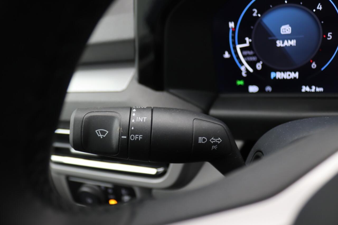 Volkswagen TRANSPORTER 2.0 TDI L2H1 30 Style Automaat | Trekhaak | ACC | LED | 17"