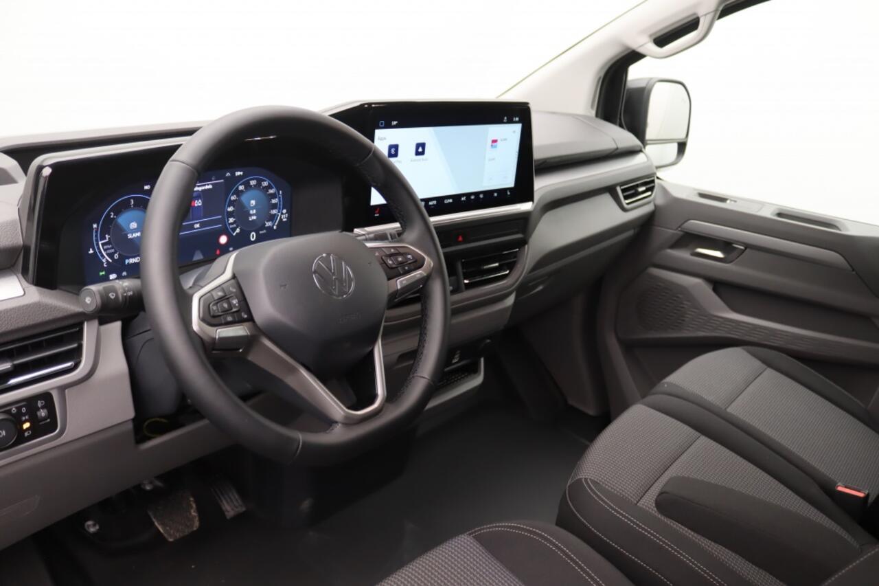 Volkswagen TRANSPORTER 2.0 TDI L2H1 30 Style Automaat | Trekhaak | ACC | LED | 17"