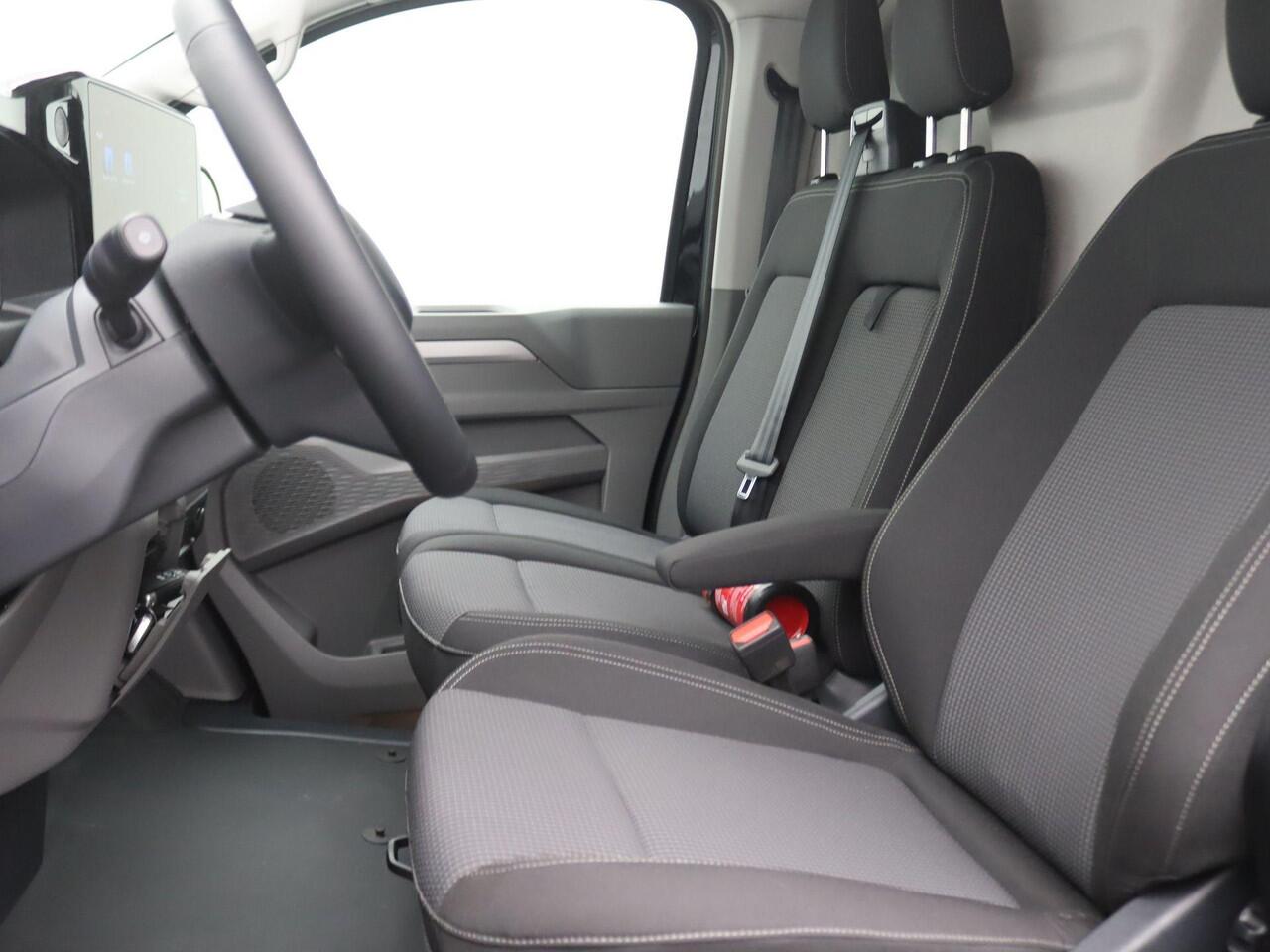 Volkswagen TRANSPORTER 2.0 TDI L2H1 30 Style 170PK AUT8 Dubbele schuifdeur, Adaptieve Cruise Controle, Trekhaak, Achteruitrijcamera, Stoelverwarming, Side Assist, Keyless, 17" LM Velgen