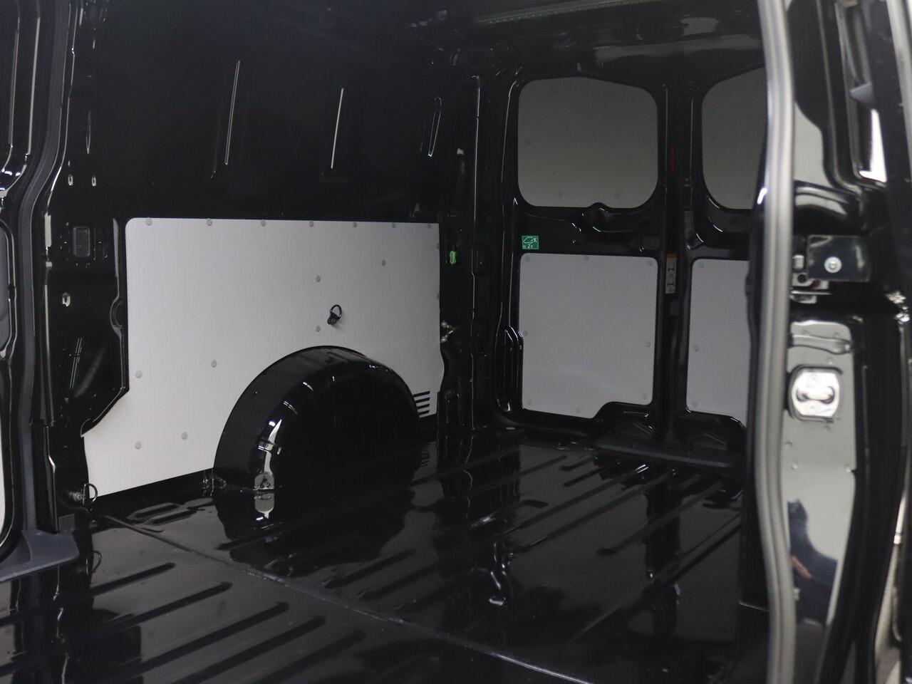 Volkswagen TRANSPORTER 2.0 TDI L2H1 30 Style 170PK AUT8 Dubbele schuifdeur, Adaptieve Cruise Controle, Trekhaak, Achteruitrijcamera, Stoelverwarming, Side Assist, Keyless, 17" LM Velgen