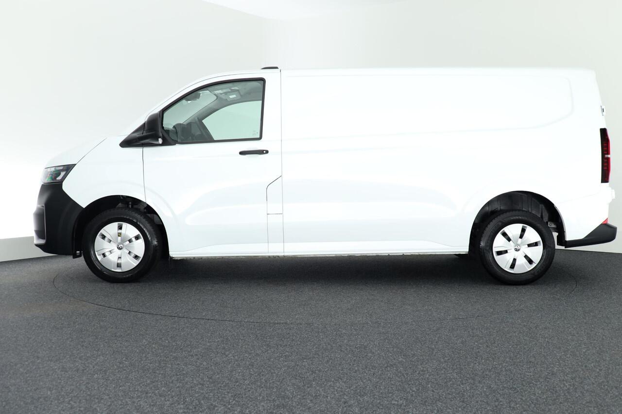 Volkswagen TRANSPORTER T7 2.0 TDI 110pk L2H1 Life Incl. BPM! Parkeersensoren Carplay Bijrijdersbank