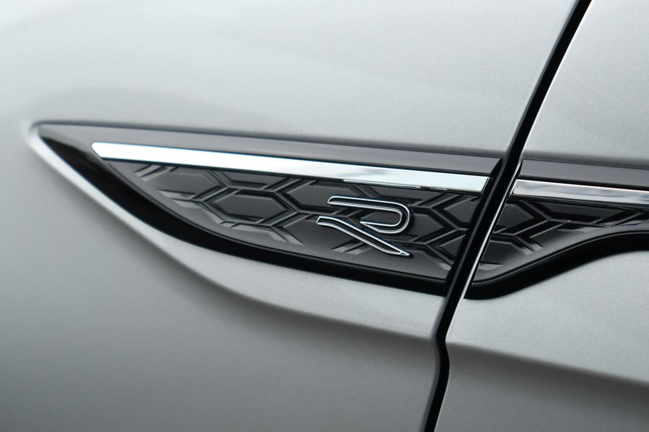 Volkswagen Taigo 1.5 TSI R-Line / Panorama / IQ.Light / Keyless