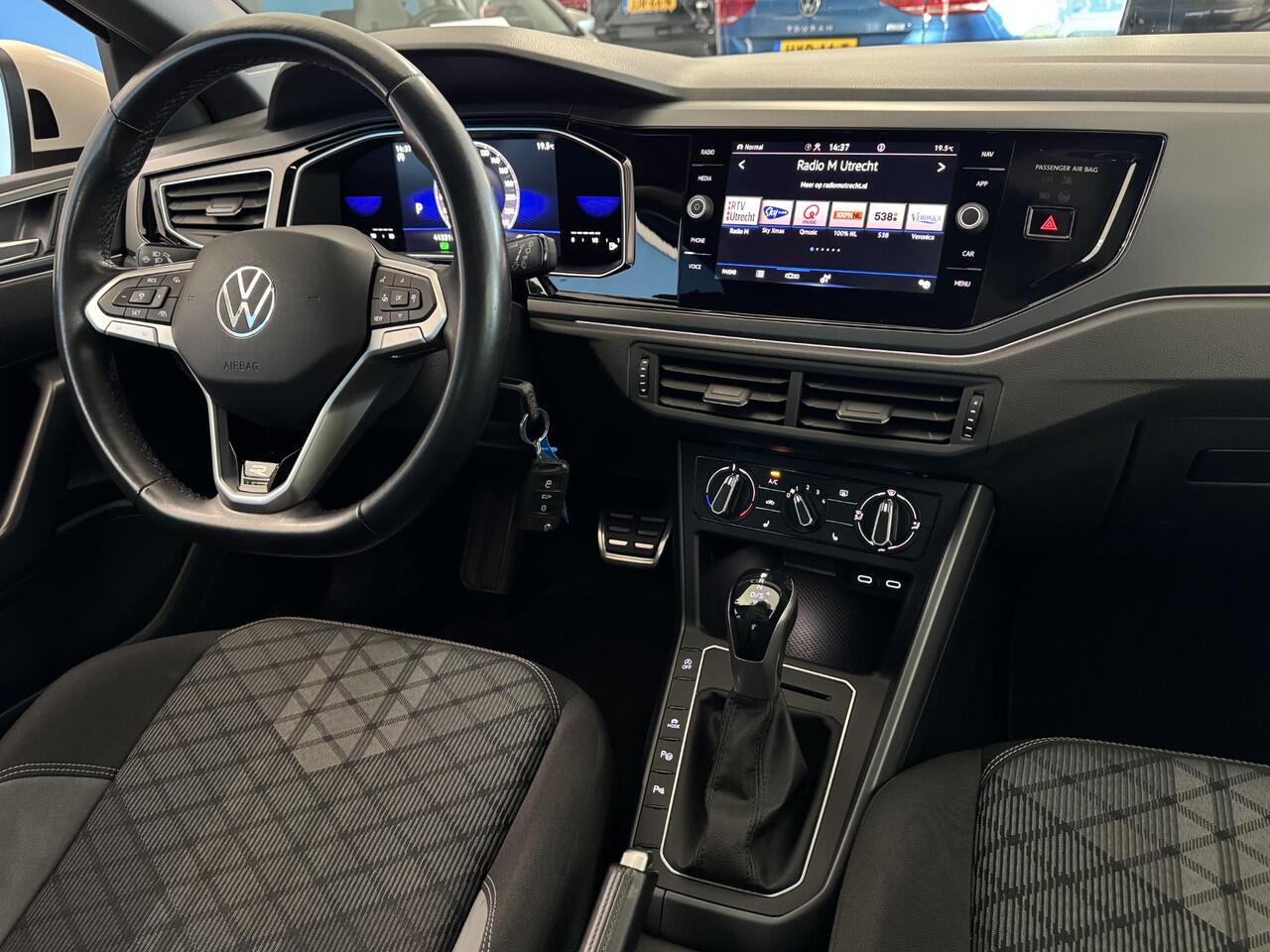 Volkswagen Taigo 1.0 TSI R-Line Business Automaat | LM-Velgen | Car-play | Digitaal dashboard | Dakrail | Trekhaak ( Vestiging Vianen Tel: 0347-371248 )