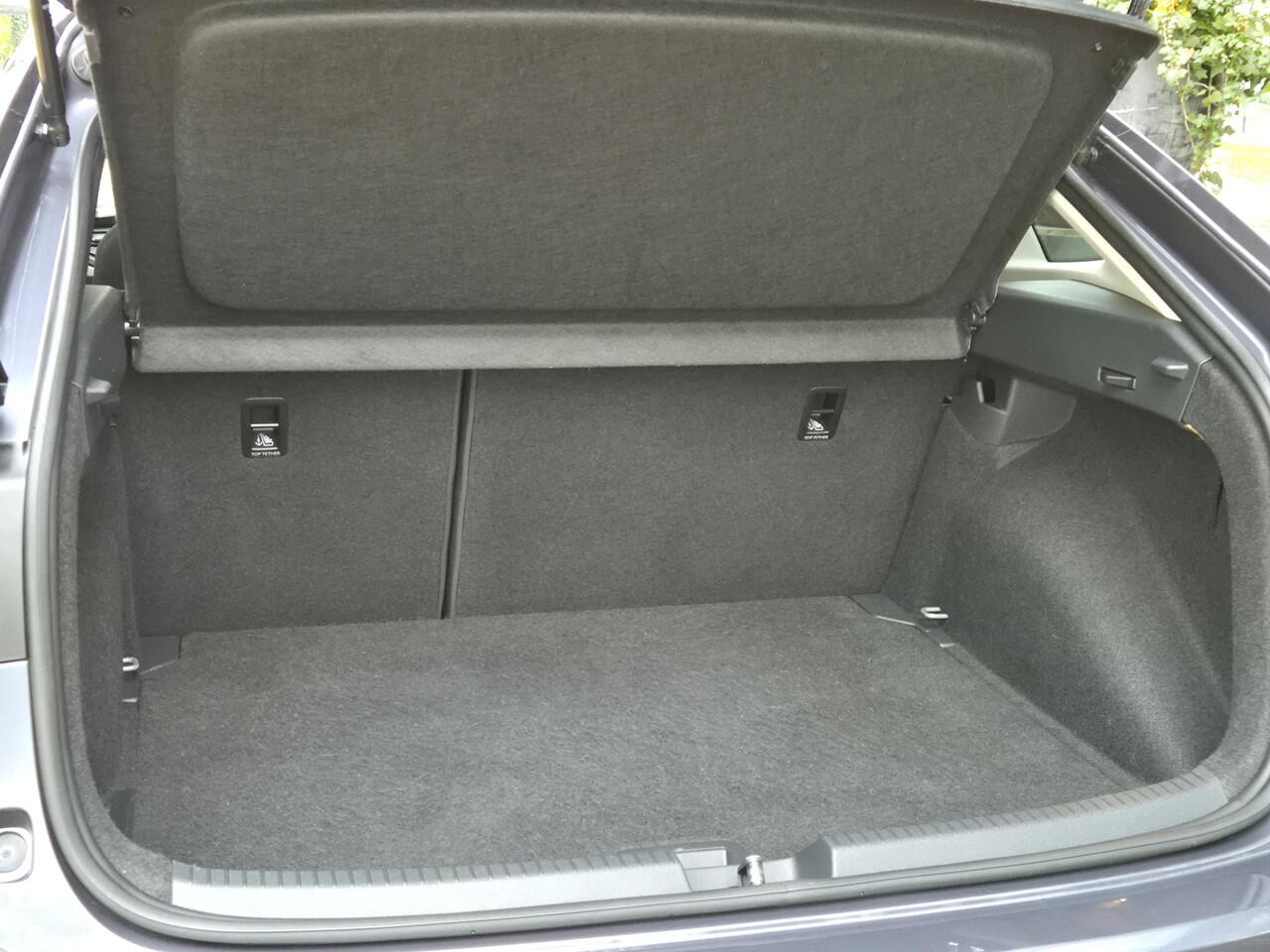 Volkswagen Taigo 1.0 TSI Life | Navigatie | Climate Control | Parkeersensoren + Camera | Cruise Control | Licht metalen velgen