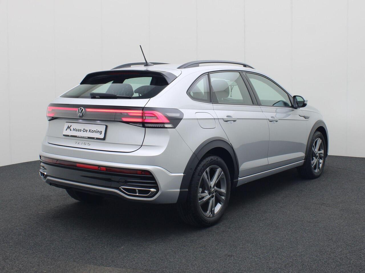 Volkswagen Taigo 1.0TSI/110PK R-Line DSG · Apple/Android Car Play · Stoelverwarming · Parkeersensoren