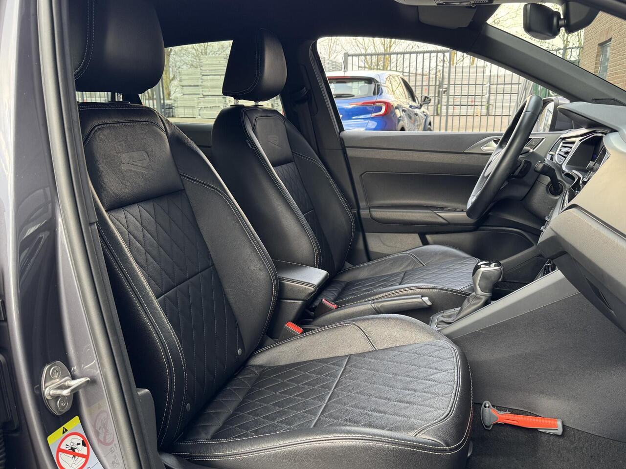 Volkswagen Taigo 1.0 TSI R-LINE I AUTOMAAT I LEDEREN BEKLEDING I P-CAMERA I APPLE CARPLAY I STOELVERWARMING