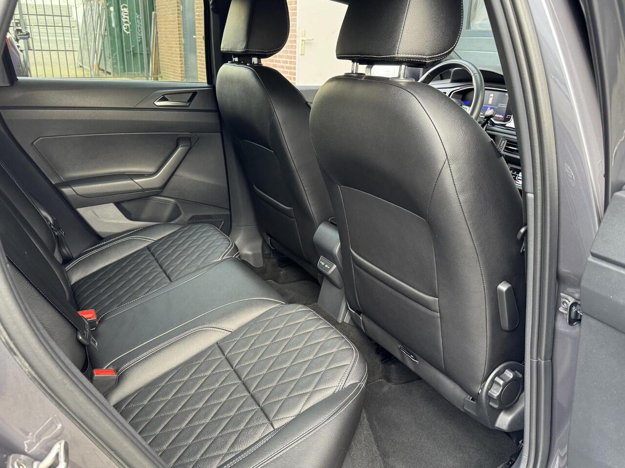 Volkswagen Taigo 1.0 TSI R-LINE I AUTOMAAT I LEDEREN BEKLEDING I P-CAMERA I APPLE CARPLAY I STOELVERWARMING