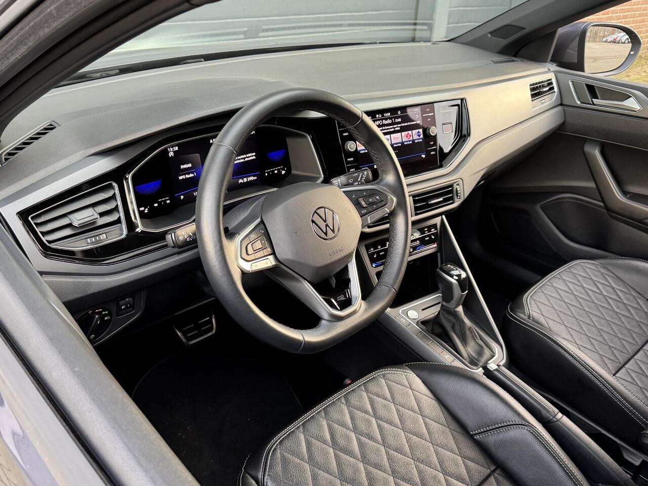 Volkswagen Taigo 1.0 TSI R-LINE I AUTOMAAT I LEDEREN BEKLEDING I P-CAMERA I APPLE CARPLAY I STOELVERWARMING