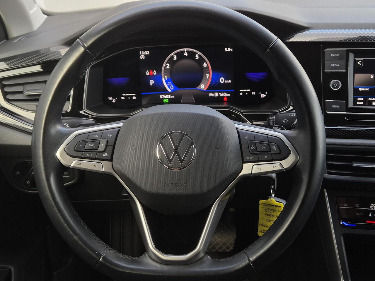 Volkswagen Taigo 1.0 TSI Life Business Automaat / Navigatie via Apple Carplay of Android Auto / Climate control / Adaptief CC / Parkeersensoren voor en achter / Lichtmetalen wielen 16" / DAB radio /