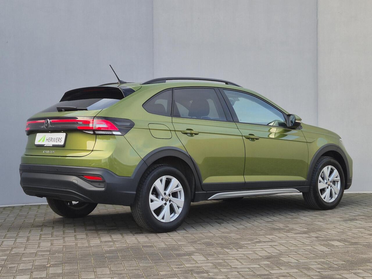 Volkswagen Taigo 1.0 TSI Life Business Automaat / Navigatie via Apple Carplay of Android Auto / Climate control / Adaptief CC / Parkeersensoren voor en achter / Lichtmetalen wielen 16" / DAB radio /