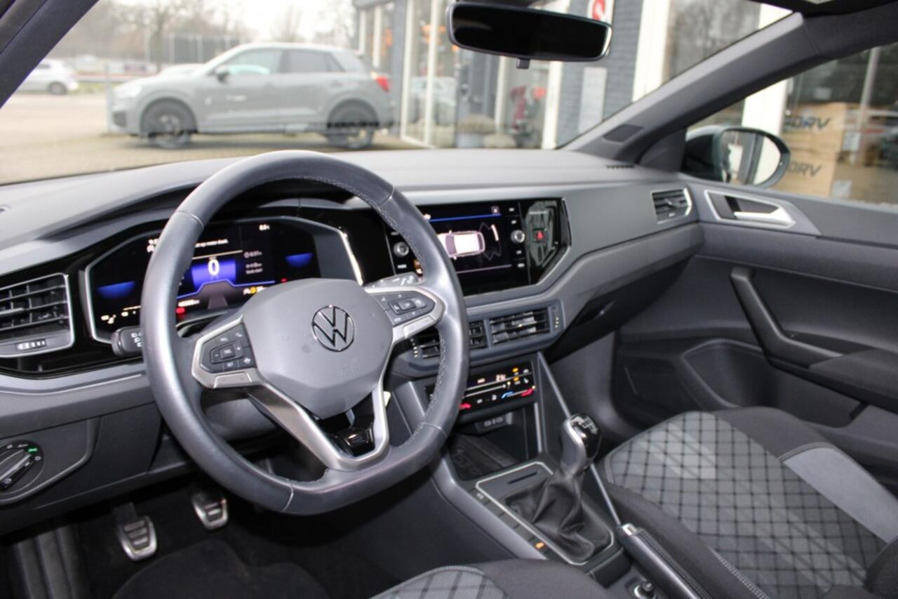 Volkswagen Taigo 1.0 TSI R-LINE Blackline Matrix LED Navi Adapt.cruise Full opt. 18LM