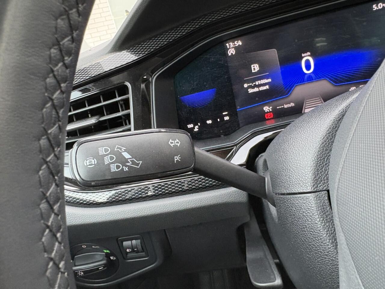 Volkswagen Taigo 1.0 TSI Life Business | Adaptive Cruise Control | DAB | Apple Ca