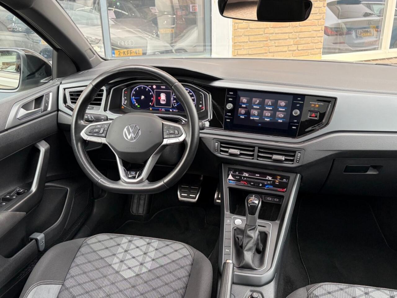 Volkswagen Taigo 1.0 TSI DSG AUTOMAAT R-LINE SPORT PANODAK/LED/ACC/NL-AUTO/1E EIG.