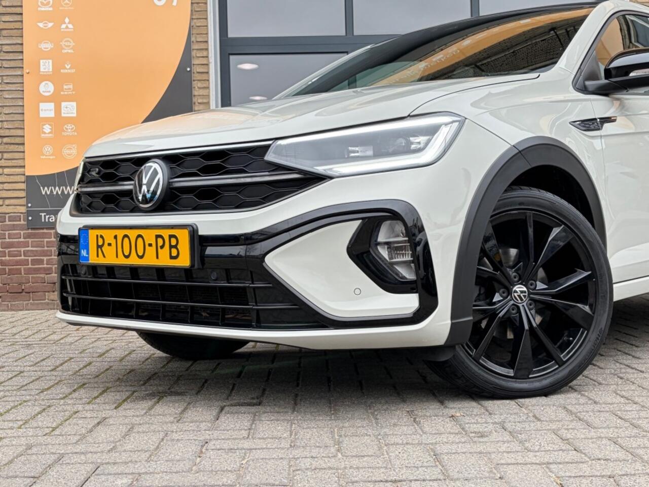 Volkswagen Taigo 1.0 TSI DSG AUTOMAAT R-LINE SPORT PANODAK/LED/ACC/NL-AUTO/1E EIG.