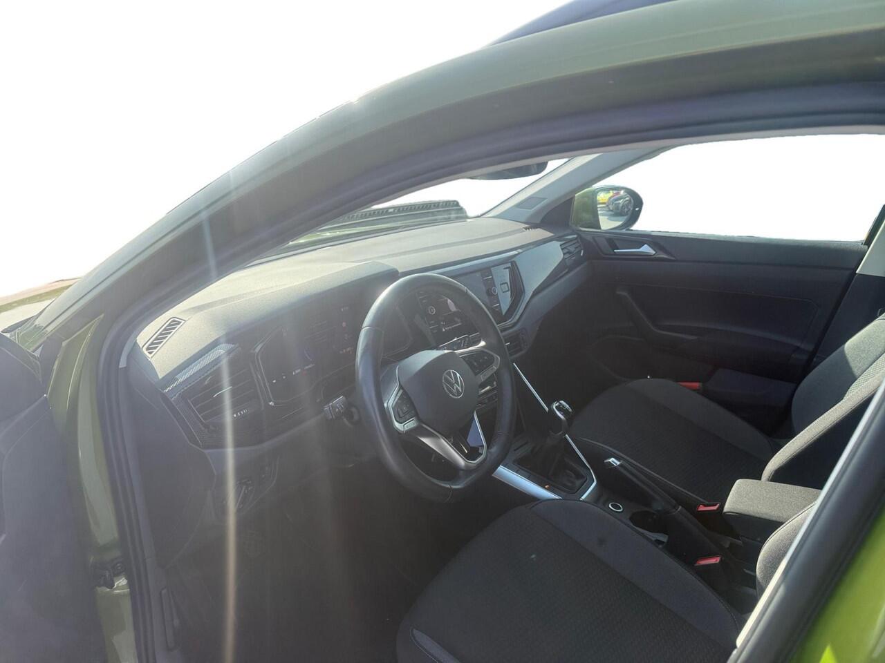 Volkswagen Taigo 1.0 TSI Life Business | Digitaal Dashboard | Camera | Stoelverwarming | Navigatie | Apple Carplay/Android Auto | Climate Control | Cruise Control | DAB | LED