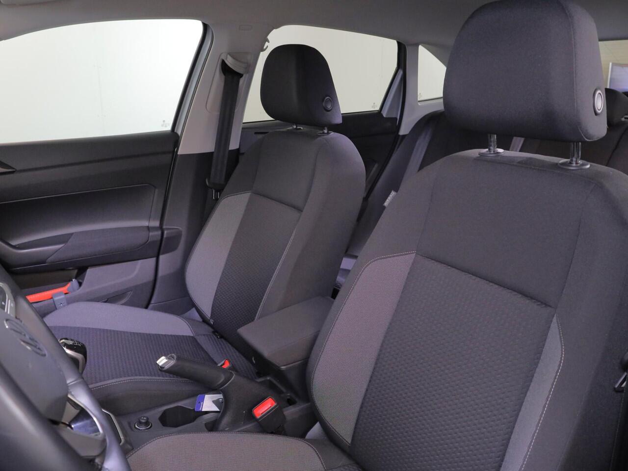 Volkswagen Taigo 1.0 TSI Life 95 pk | Verlengde garantie | Navigatie | Parkeersensoren | Achteruitrijcamera | Stoelverwarming | Keyless |