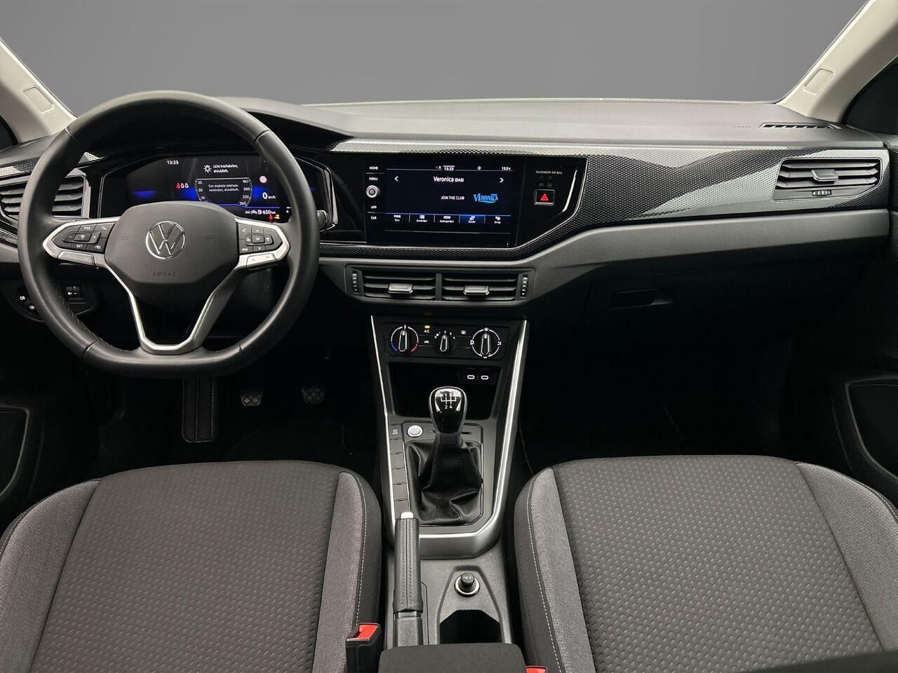 Volkswagen Taigo Life Edition 1.0 TSI 95pk Adaptive cruise control, Achteruitrijcamera, LED koplampen, Airco, App connect, DAB, Radio, Parkeersensor achter