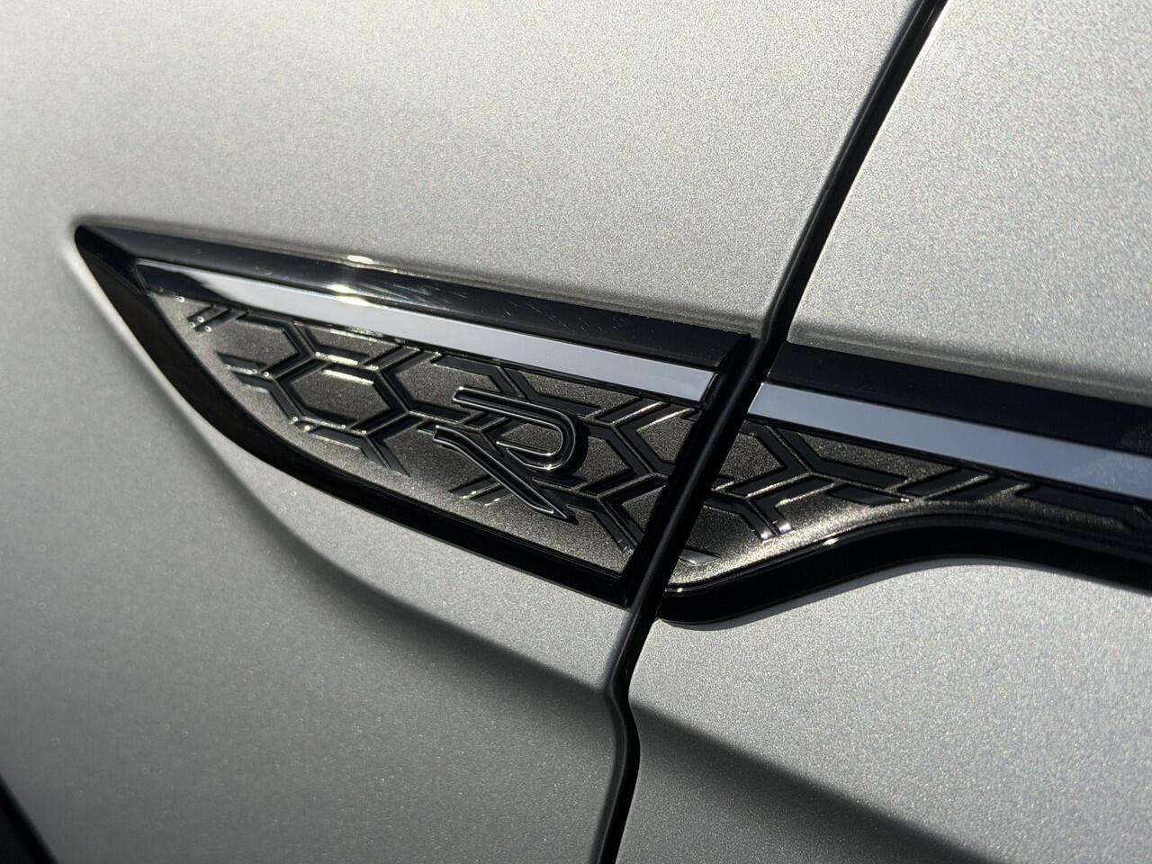 Volkswagen Taigo 1.0 TSI R-Line Business | Automaat | Pano | Camera | IQ Light | Stoelverwarming | ACC en meer!