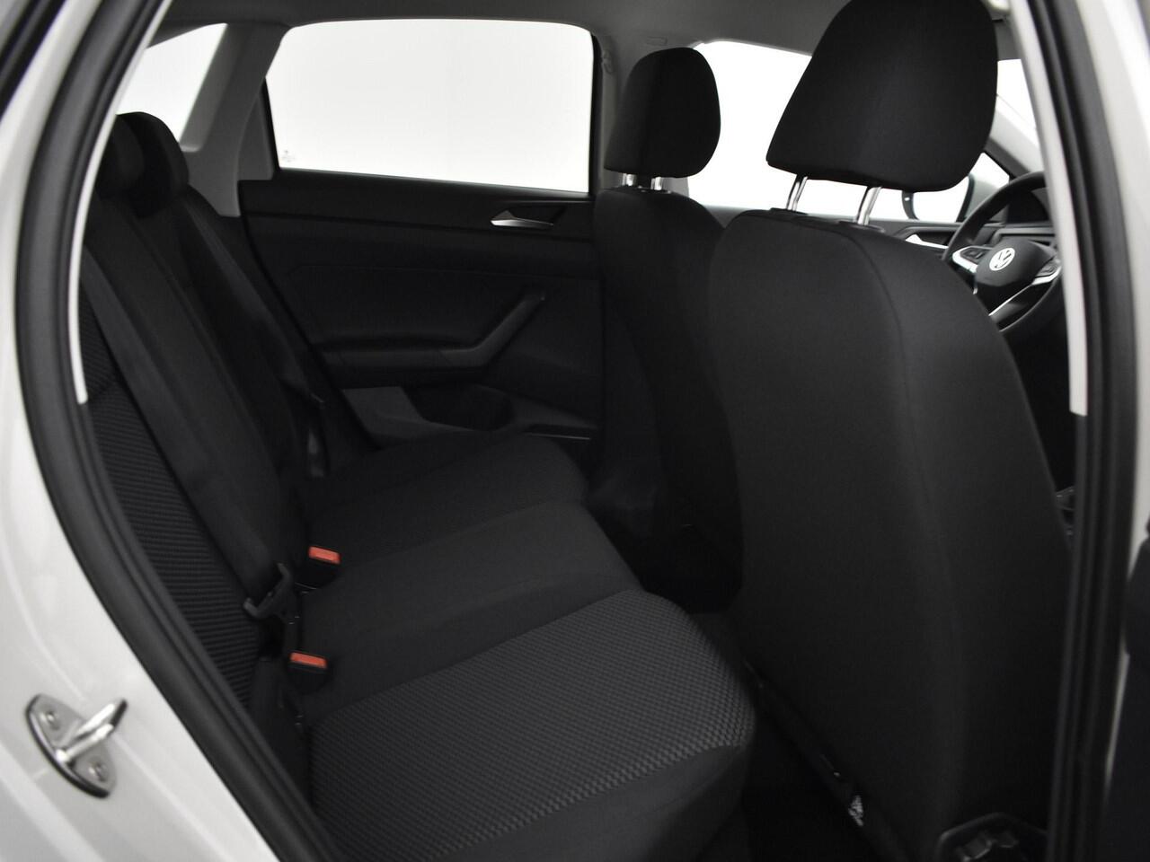 Volkswagen Taigo Edition 1.0 TSI 95 pk 5 versn. Hand · Zijruiten achter en achterruit getint · Multifunctioneel stuurwiel ·