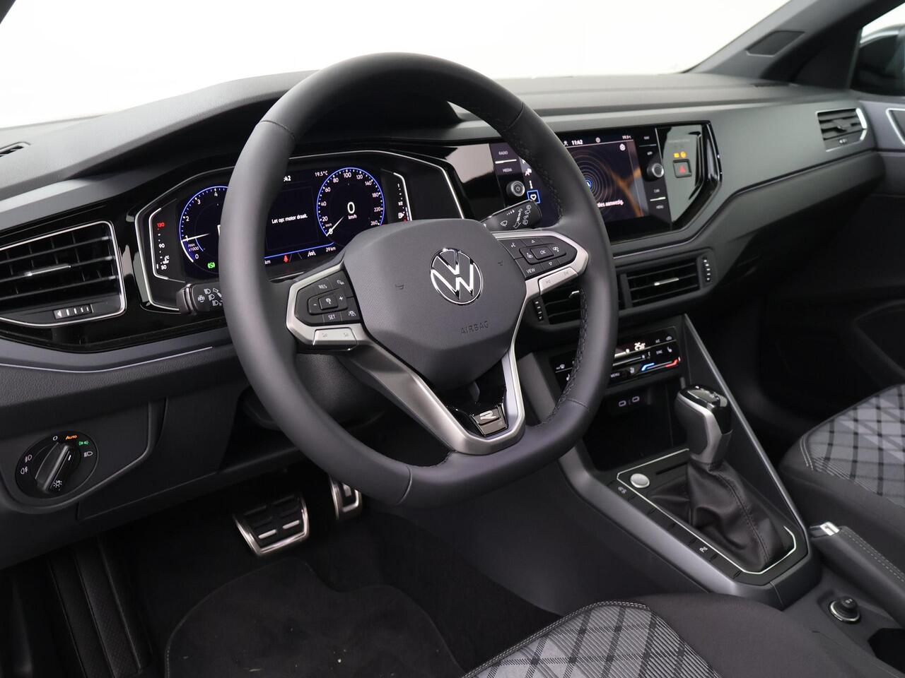 Volkswagen Taigo R-Line-Edition 1.0 85 kW / 116 pk TSI CUV 7 versn. | Panoramadak |