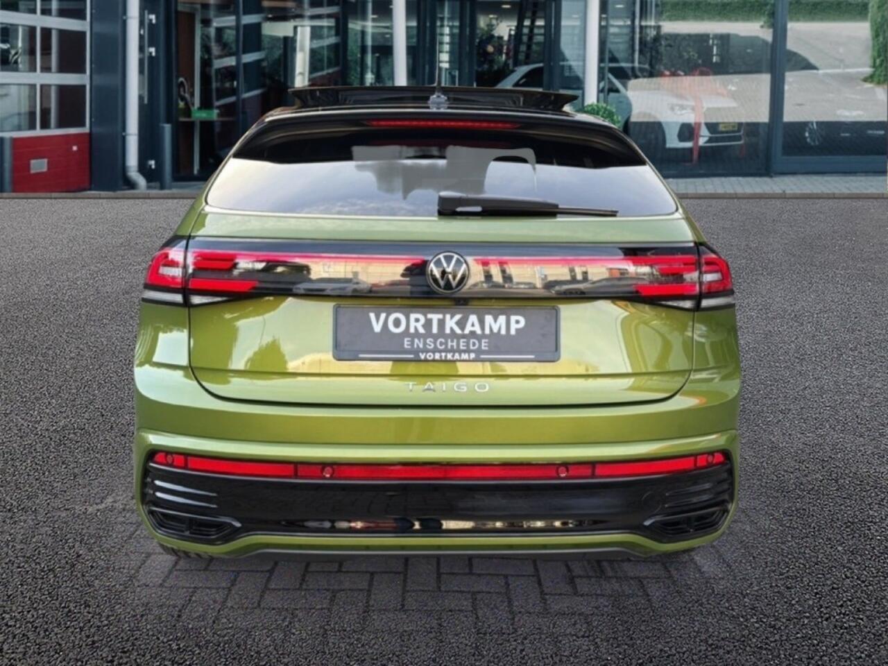 Volkswagen Taigo 1.5 TSI DSG R-LINE PANO-DAK/CAMERA/CARPLAY/ACC/STOELVERW