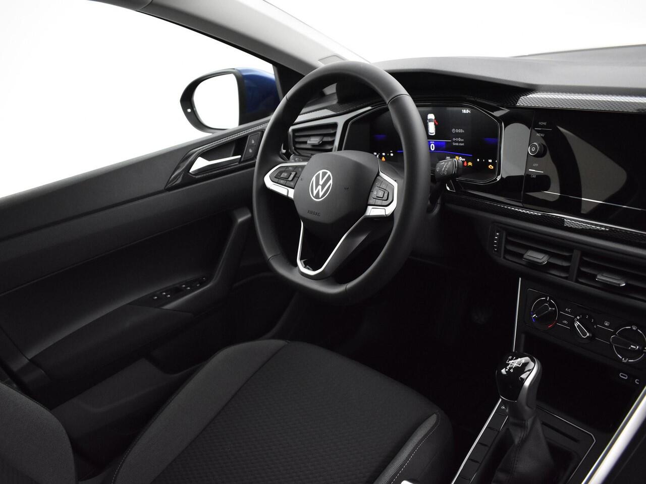 Volkswagen Taigo Life Edition 1.0 TSI 95 pk 5 versn. Hand · Achteruitrijcamera · Regensensor ·