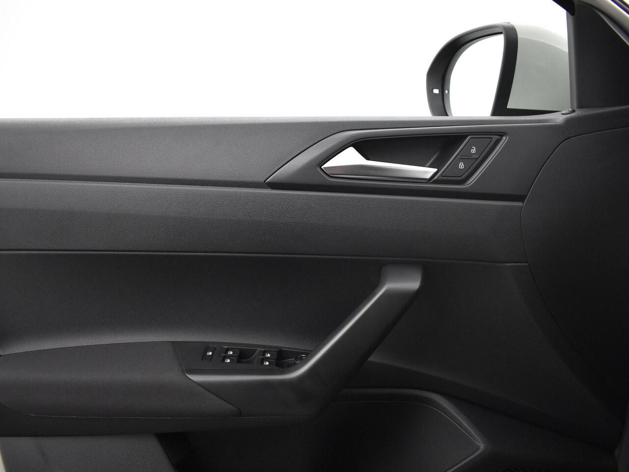 Volkswagen Taigo Edition 1.0 TSI 95 pk 5 versn. Hand · Zijruiten achter en achterruit getint · Multifunctioneel stuurwiel ·