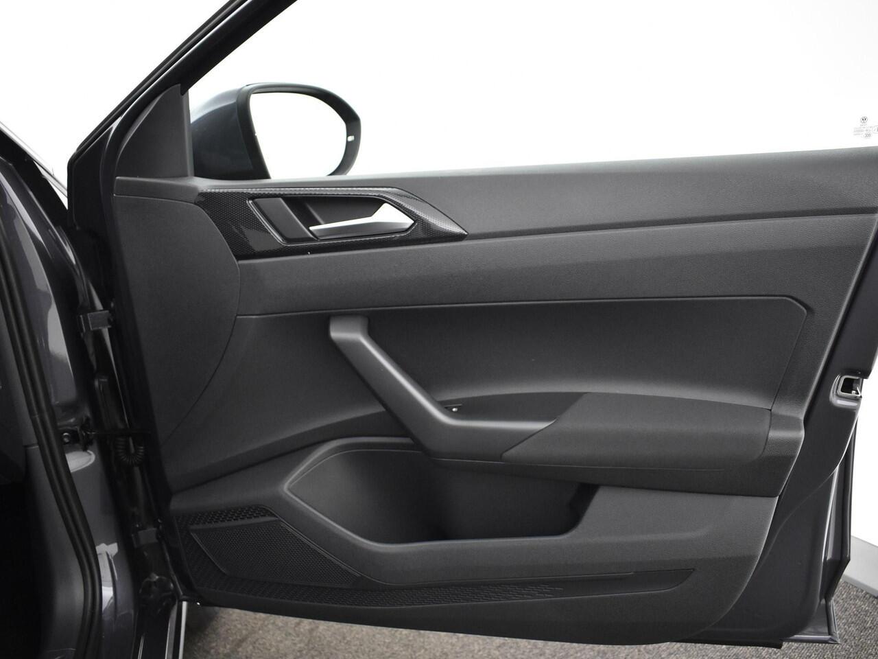 Volkswagen Taigo Life Edition 1.0 TSI 95 pk 5 versn. Hand · Achteruitrijcamera · Achteruitrijcamera · MEGA Sale- Prijs is incl. inruilbonus -