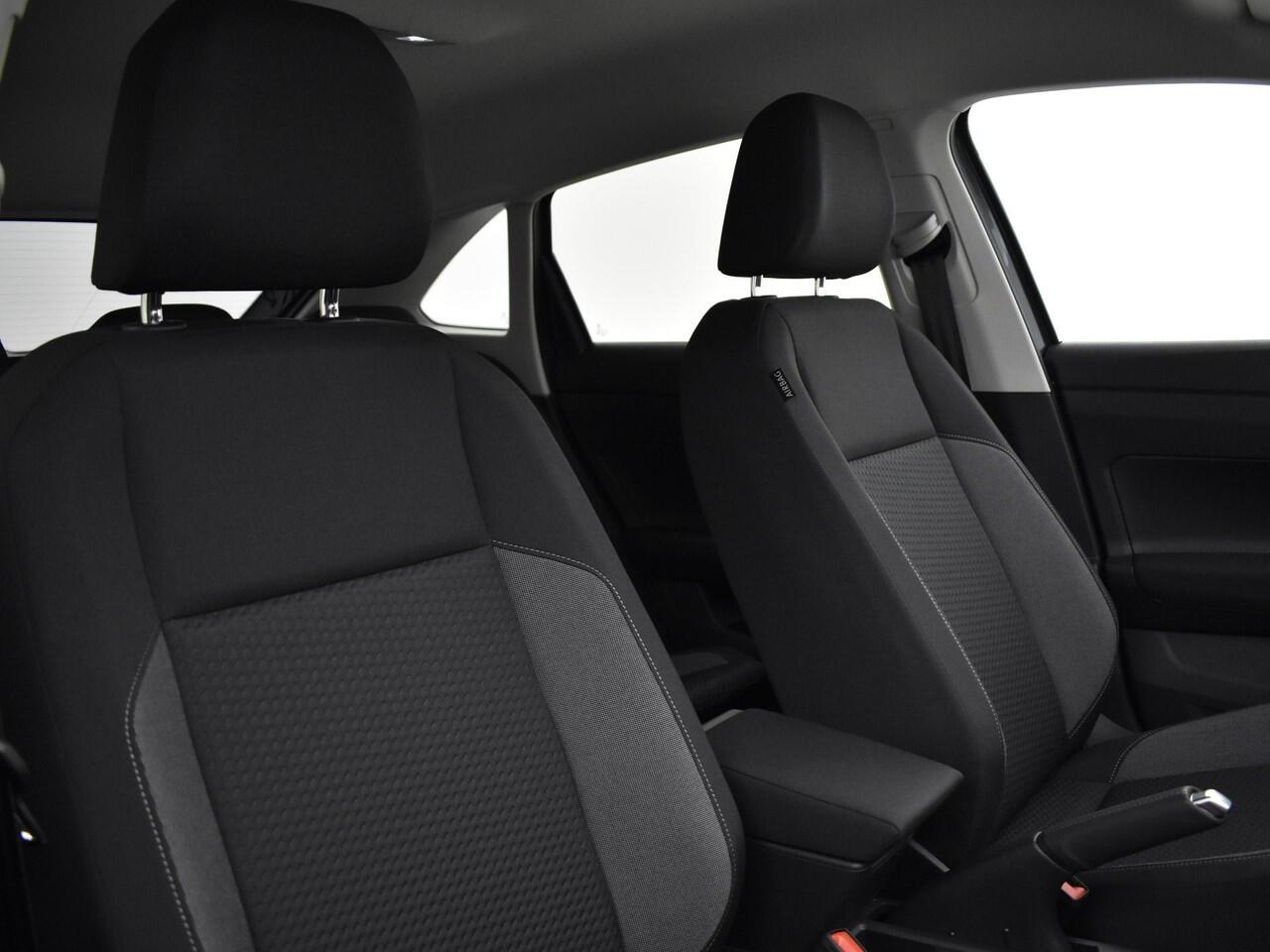 Volkswagen Taigo Life Edition 1.0 TSI 95 pk 5 versn. Hand · Achteruitrijcamera · Achteruitrijcamera · MEGA Sale- Prijs is incl. inruilbonus -