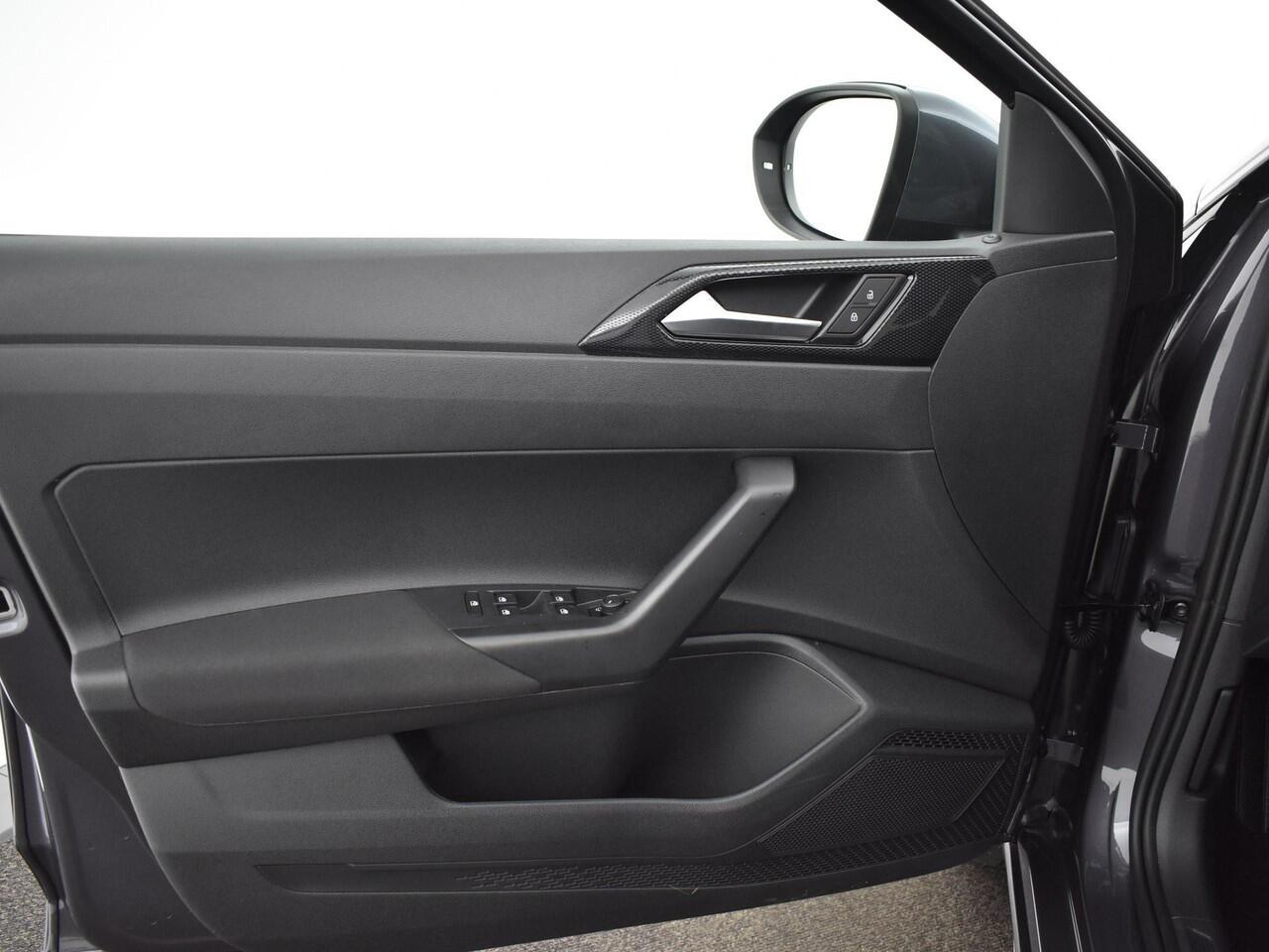 Volkswagen Taigo Life Edition 1.0 TSI 95 pk 5 versn. Hand · Achteruitrijcamera · Achteruitrijcamera · MEGA Sale- Prijs is incl. inruilbonus -