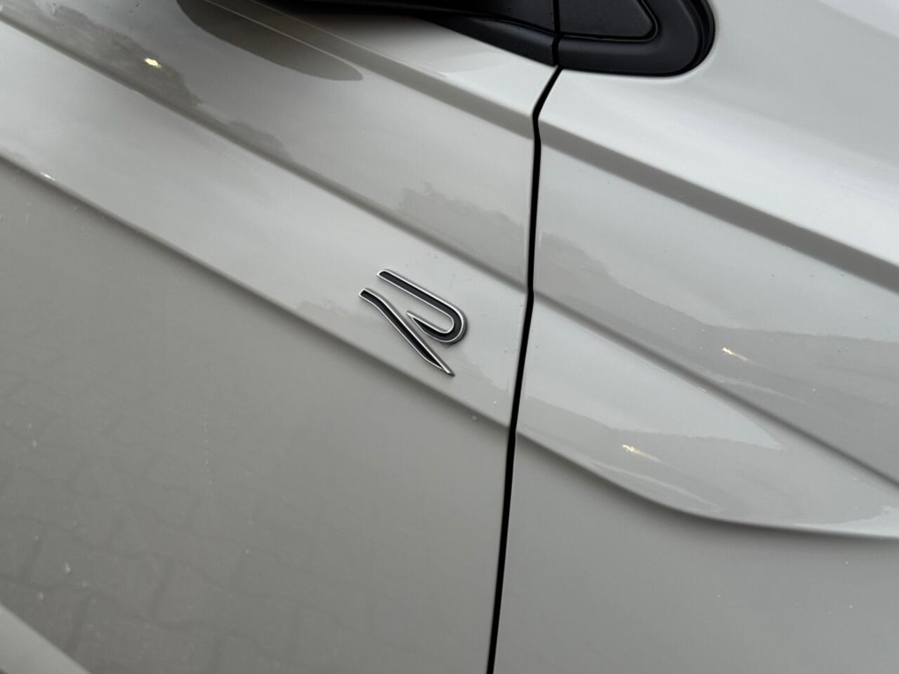 Volkswagen Taigo 1.0 TSI R-Line Ed. - adaptive cruise - iq light - camera