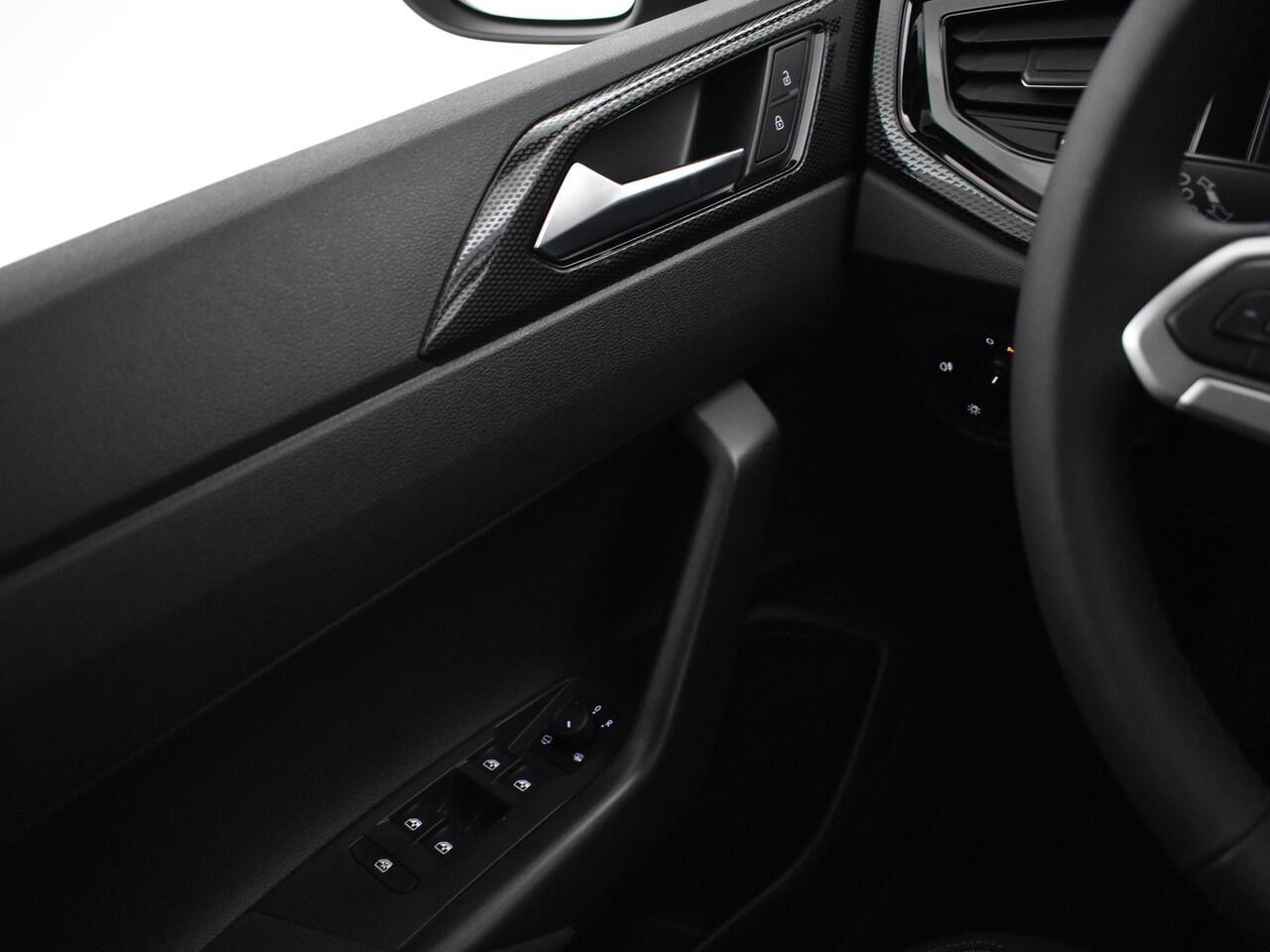 Volkswagen Taigo Life Edition 1.0 TSI 95 pk 5 versn. Hand · Achteruitrijcamera · Achteruitrijcamera · MEGA Sale .