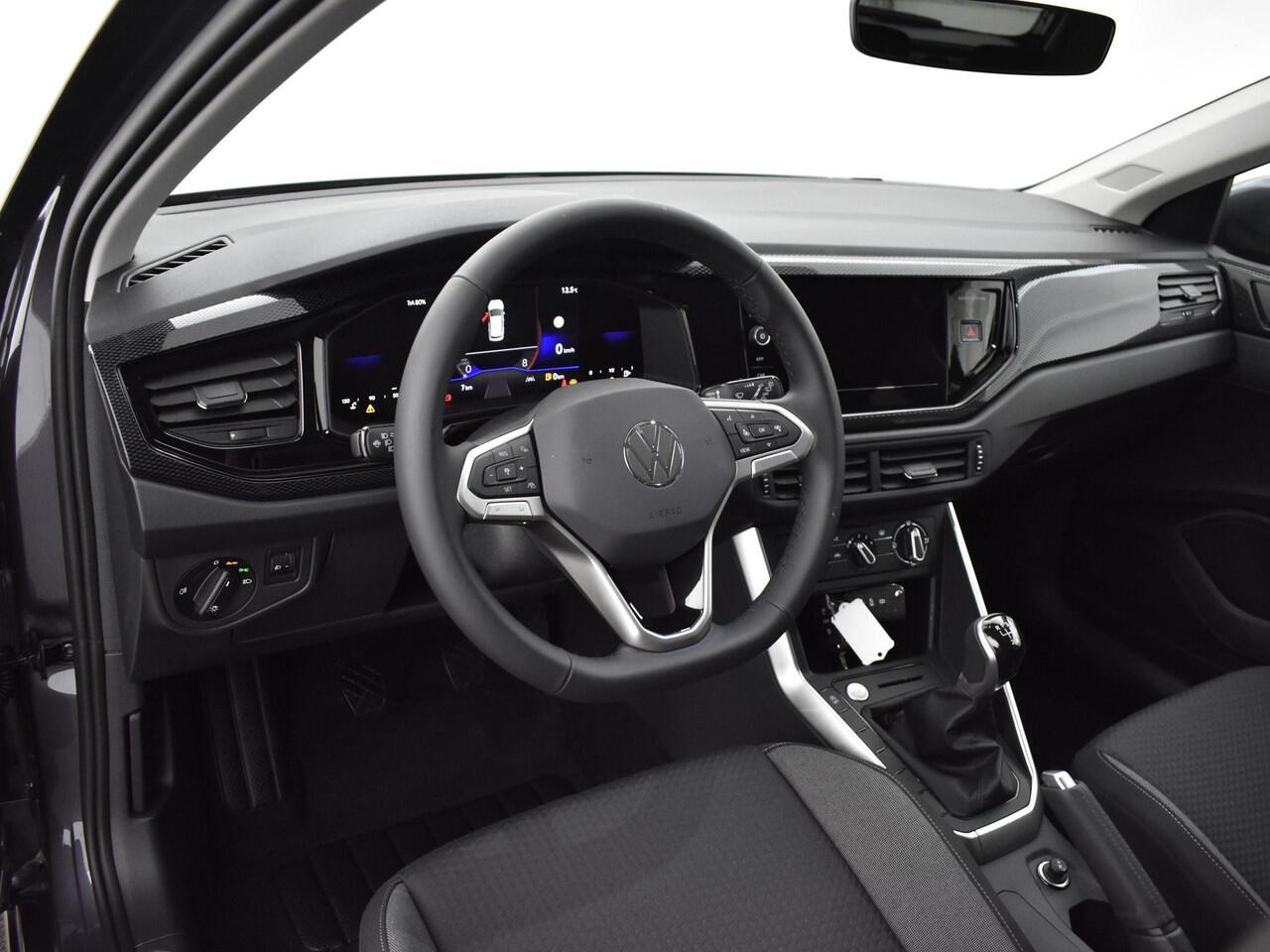 Volkswagen Taigo Life Edition 1.0 TSI 95 pk 5 versn. Hand · Achteruitrijcamera · Achteruitrijcamera · MEGA Sale .