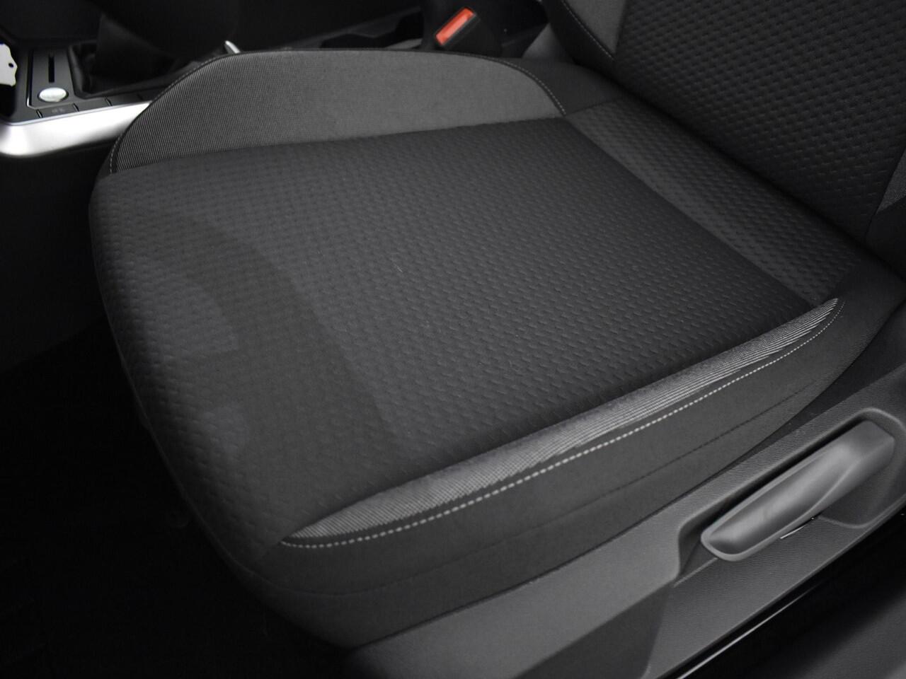 Volkswagen Taigo Life Edition 1.0 TSI 95 pk 5 versn. Hand · Achteruitrijcamera · Achteruitrijcamera · MEGA Sale .