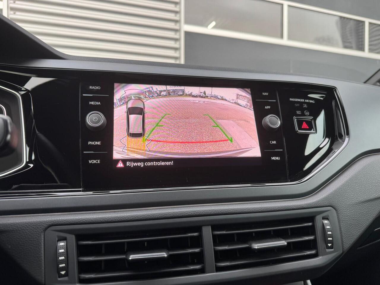 Volkswagen Taigo 1.0 TSI R-Line |Camera |Virtual display |IQ Light |Keyless |Stoelverw. |ACC