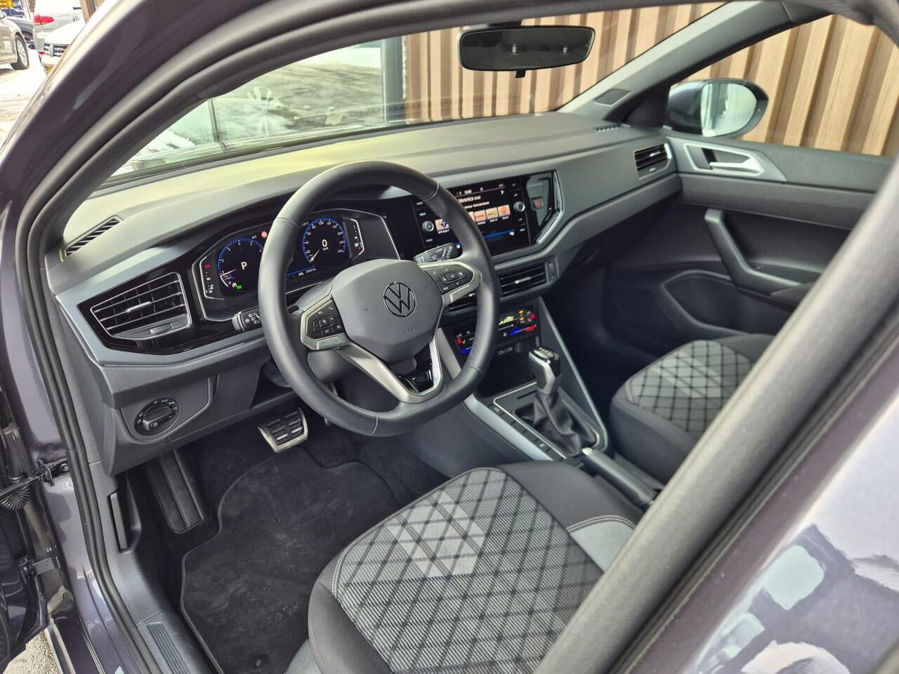 Volkswagen Taigo 1.5 TSI OPF DSG R-Line 150pk | BTW | IQ | Automaat | Virtual | Trekhaak | Camera | Carplay