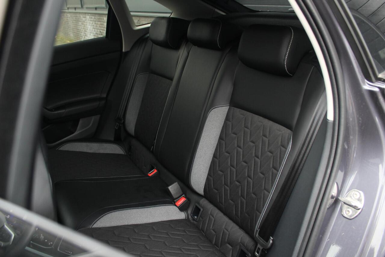 Volkswagen Taigo 1.0 TSI Goal Edition Automaat | Stoelverwarming | Apple Carplay & Android Auto